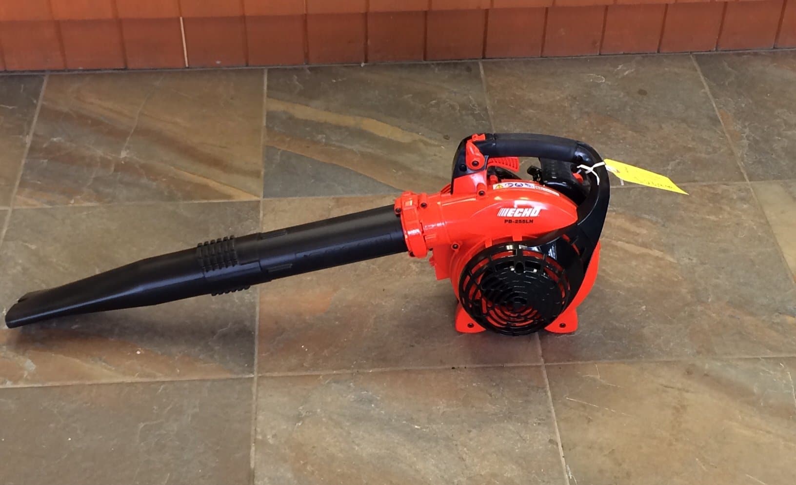 9 Best Commercial Leaf Blowers (Winter 2024) Reviews & Buying Guide