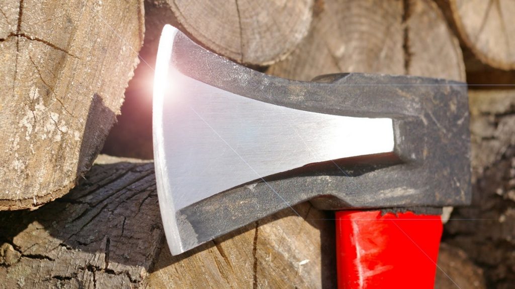 6 Best Splitting Axes - Chop The Firewood With No Sweat (Fall 2022)
