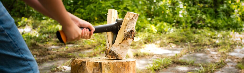 6 Best Splitting Axes - Chop The Firewood With No Sweat