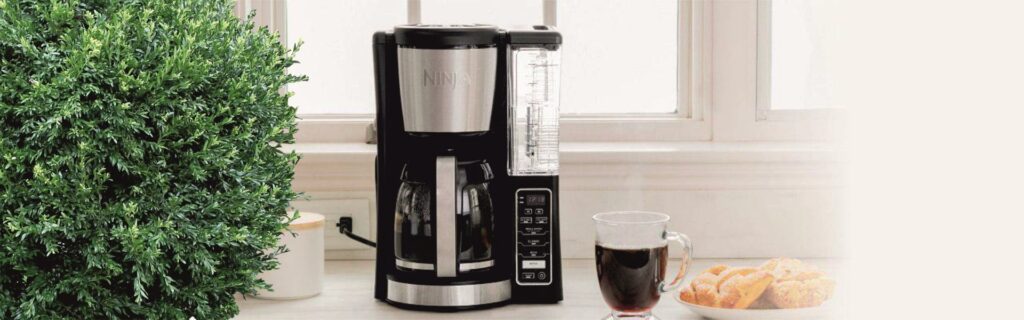 5 Best 4-Cup Coffee Makers – Delicious Coffee for a Small Company