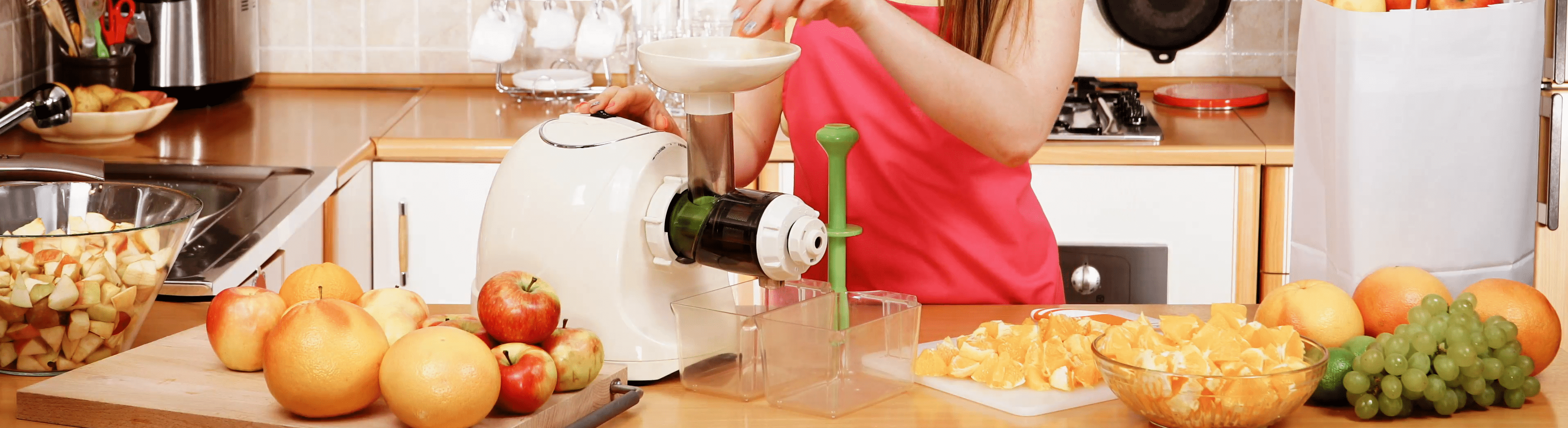 The Difference Between Masticating and Centrifugal Juicers & How to