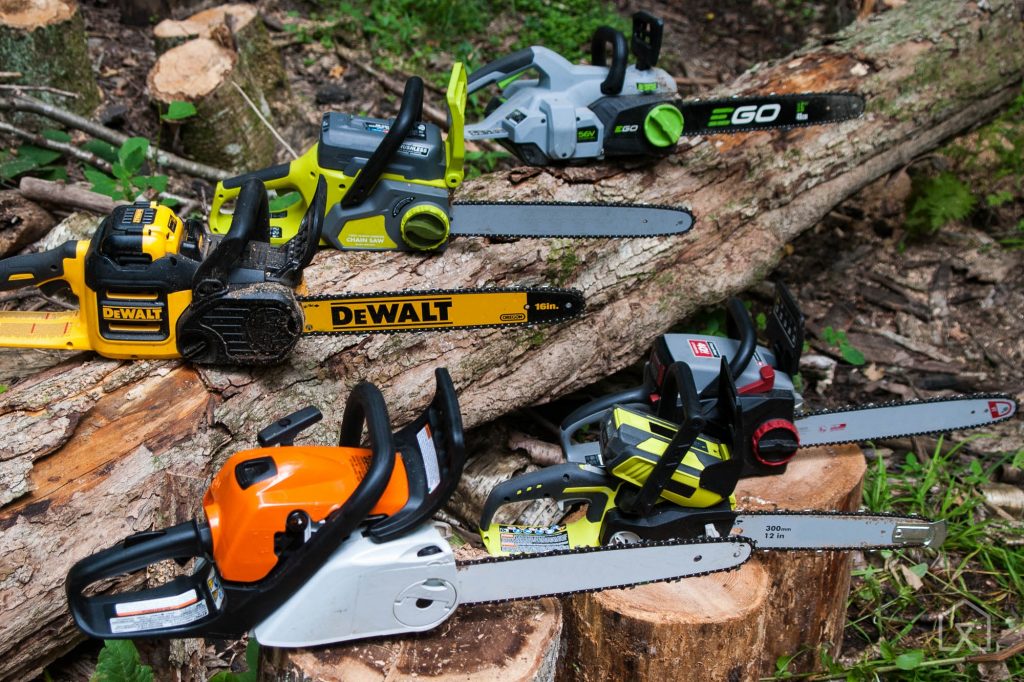 8 Best Chainsaws For Firewood - Time Saving Powerful Helper (Summer 2022)