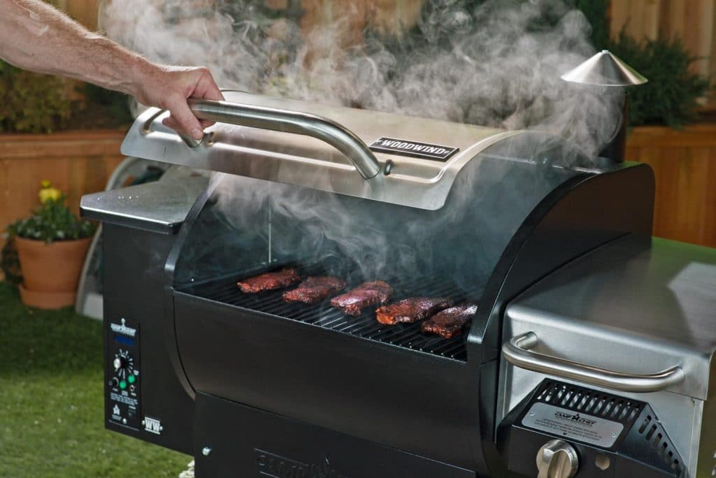 Top 8 Smoker Grill Combos - Get The Best of Both Worlds for Your BBQs! (Fall 2022)