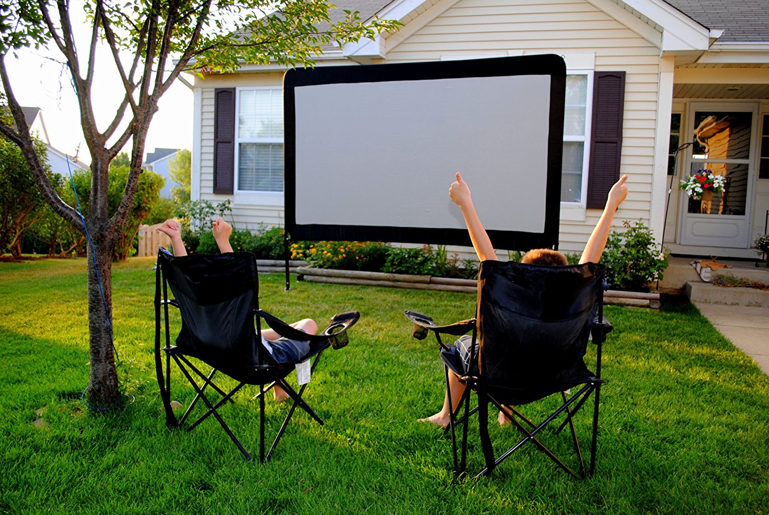 6 Best Outdoor Projector Screens (Winter 2024) Reviews & Buying Guide