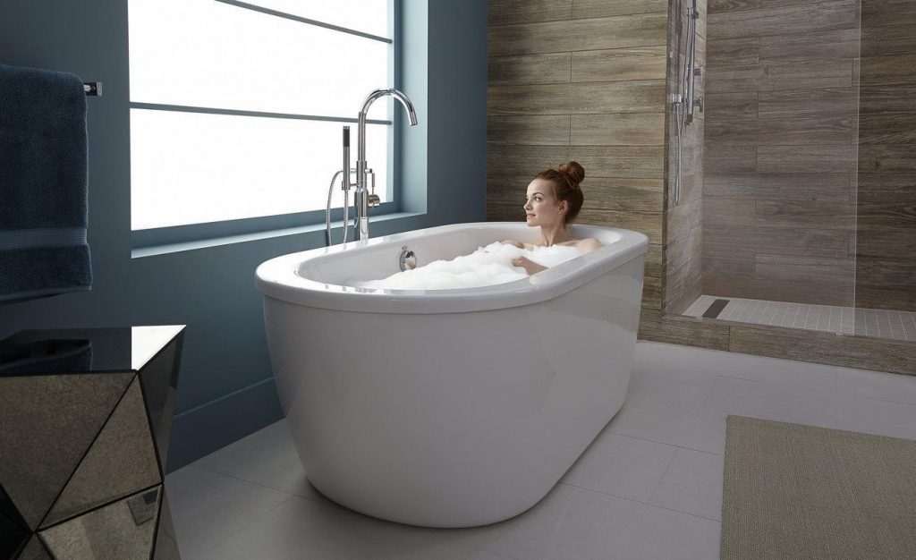 5 Beautiful and Functional Luxury Bathtubs to Enjoy Spa at Home
