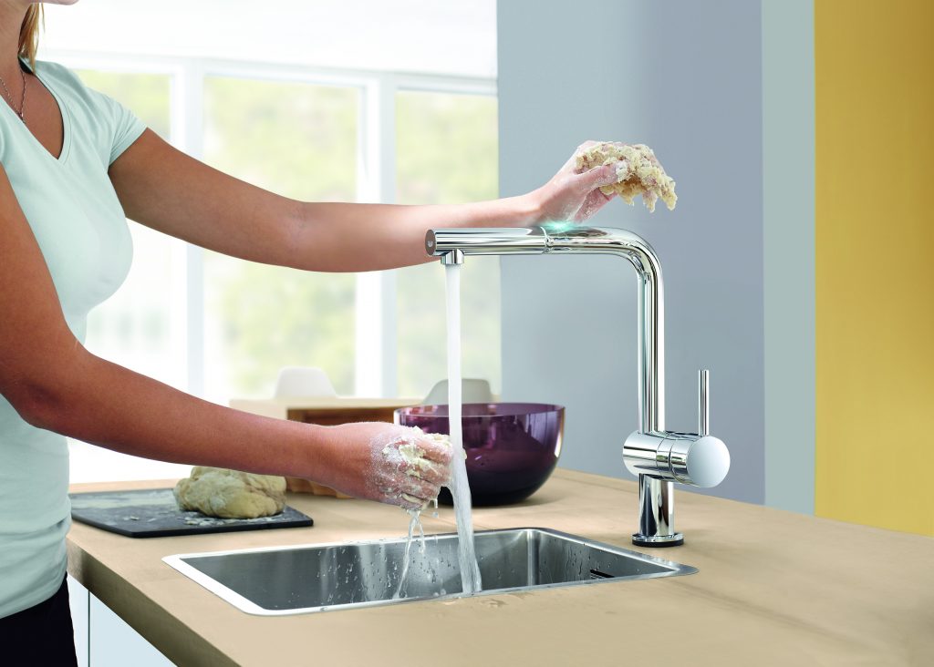 8 Best Touchless Kitchen Faucets to Upgrade Your Cooking Space (Fall 2022)