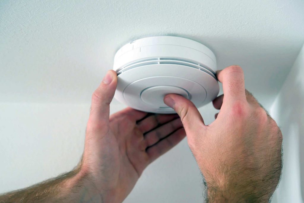 7 Best Smoke Detectors — Protect Your Loved Ones and Keep Your Home Safe (Summer 2022)
