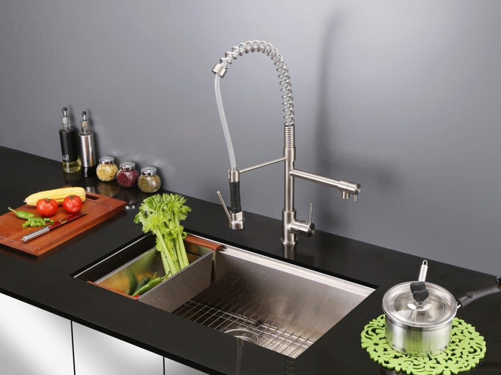 8 Best Undermount Kitchen Sinks to Emphasize the Beauty of Your Countertop