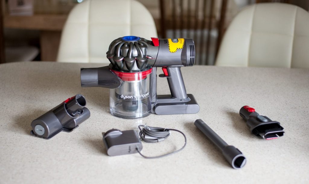 6 Best Vacuums for under $300 — Take Care of Your House at No Extra Cost!
