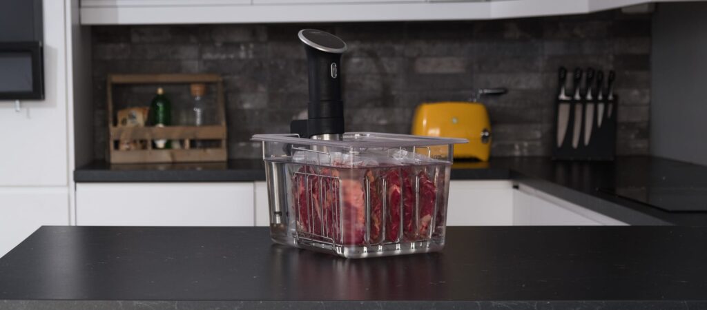 10 Best Containers for Sous Vide Immersion Circulators - Professional Cooking Approach! (2023)