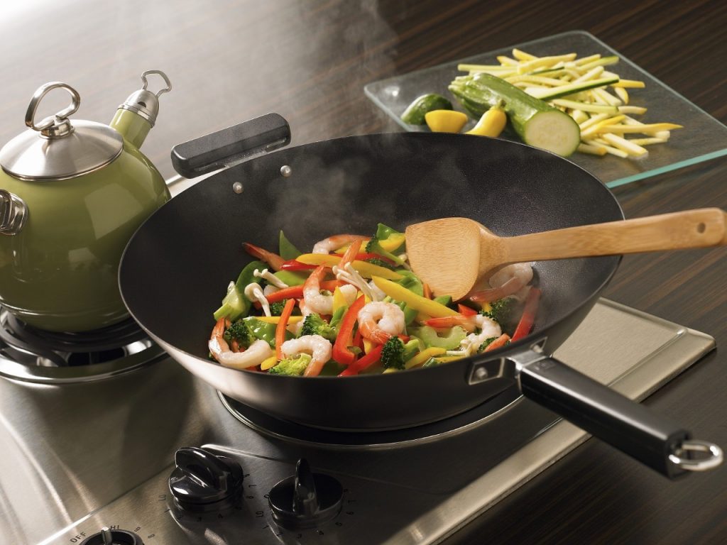6 Best Woks for No-Sweat Cooking of the Most Exquisite Dishes