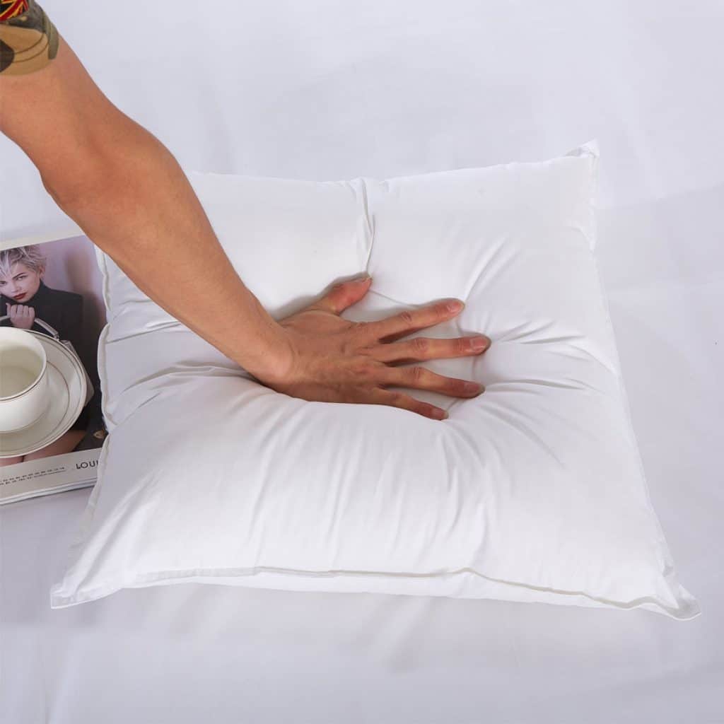 10 Best Pillows For Side Sleepers - Forget About Snoring And Neck Pain! (2023)