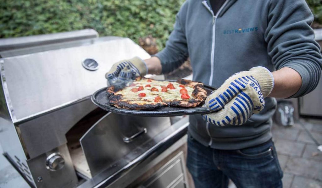 6 Best Pizza Pans for Mouth-Watering Pizza Cooking