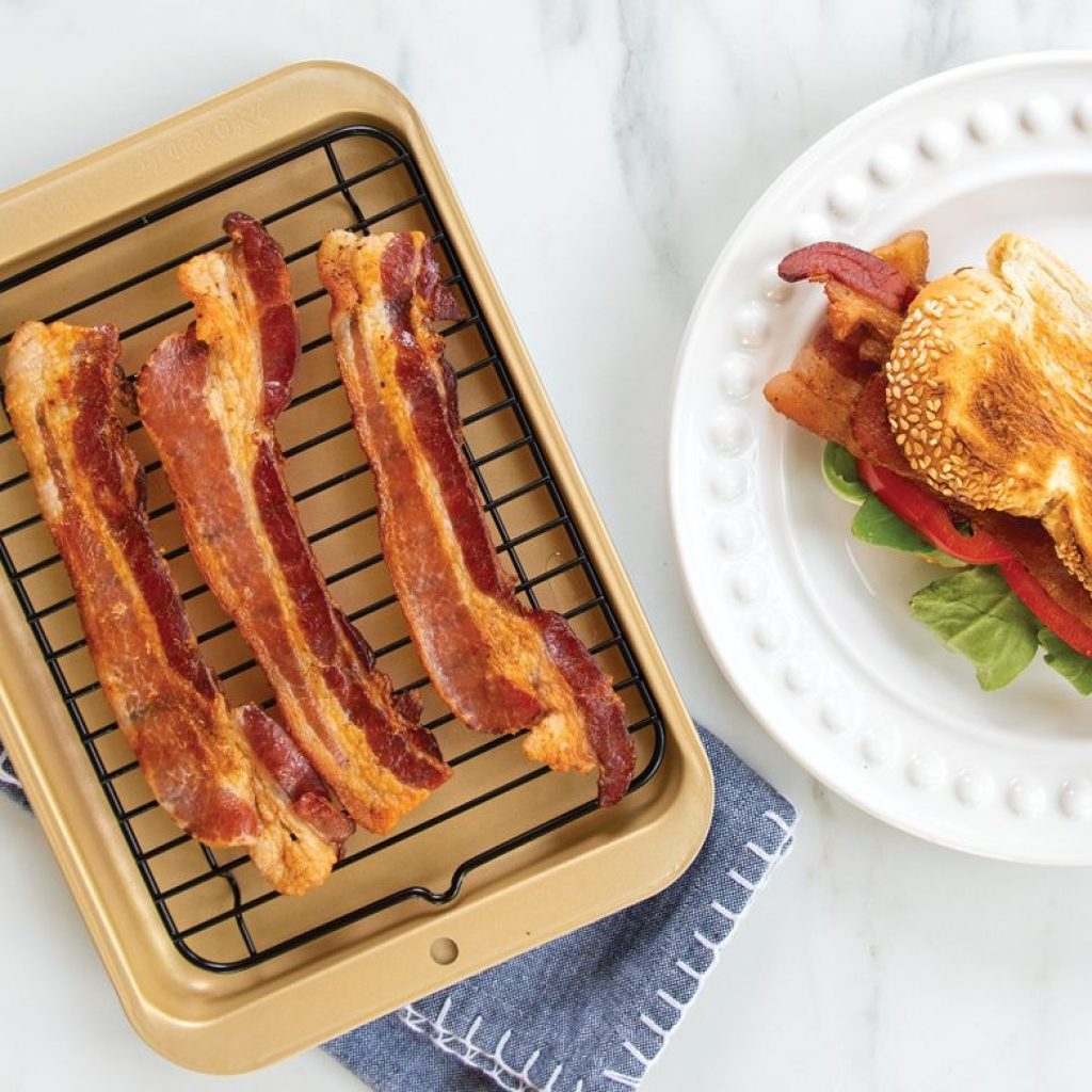 9 Best Broiler Pans - Perfect for a Healthy Meal (Fall 2022)