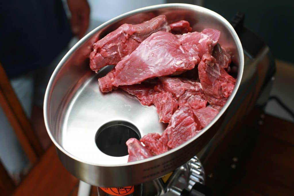 9 Best Meat Grinders for Deer — Your Guide to the Perfect One (Fall 2022)