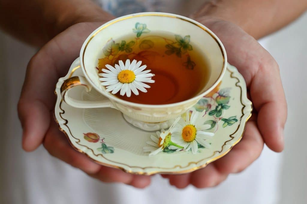 8 Best Chamomile Teas for Reducing Stress and Relieving Pain