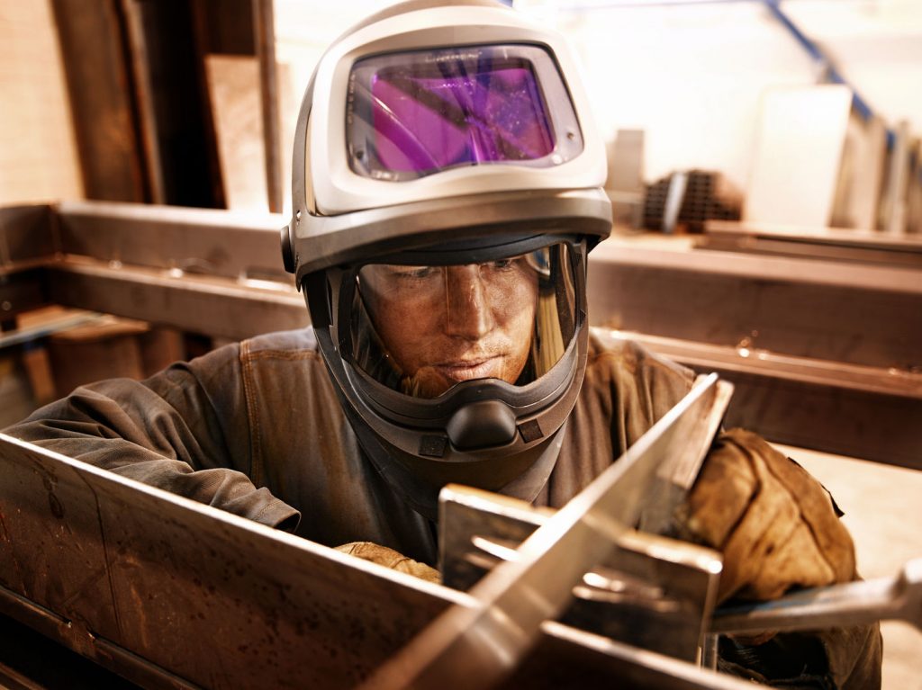 8 Best Welding Helmets — Don't Compromise on Safety!