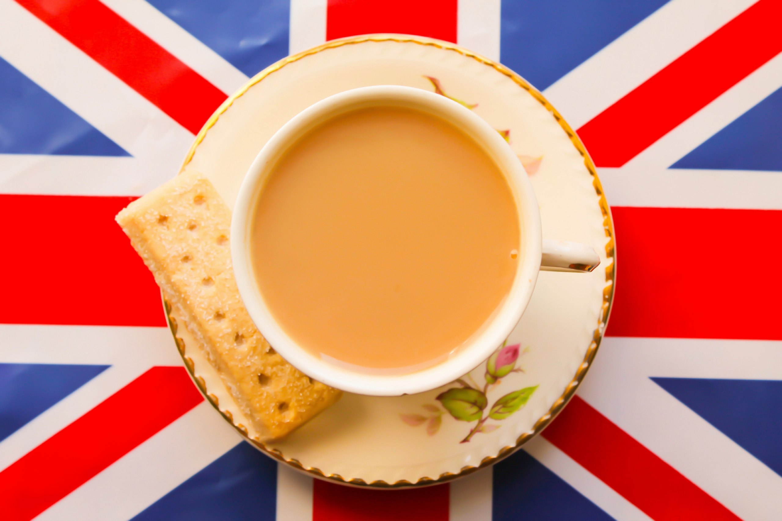 5 Best English Teas - Tradition In Your Cup (Spring 2023)