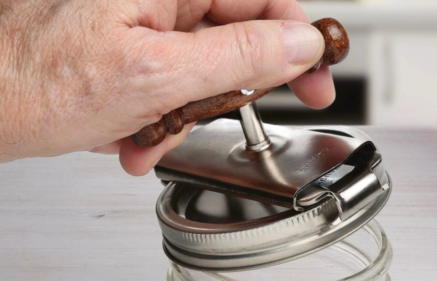 6 Best Jar Openers for Arthritic Hands – Make This Challenging Kitchen Routine a Breeze!