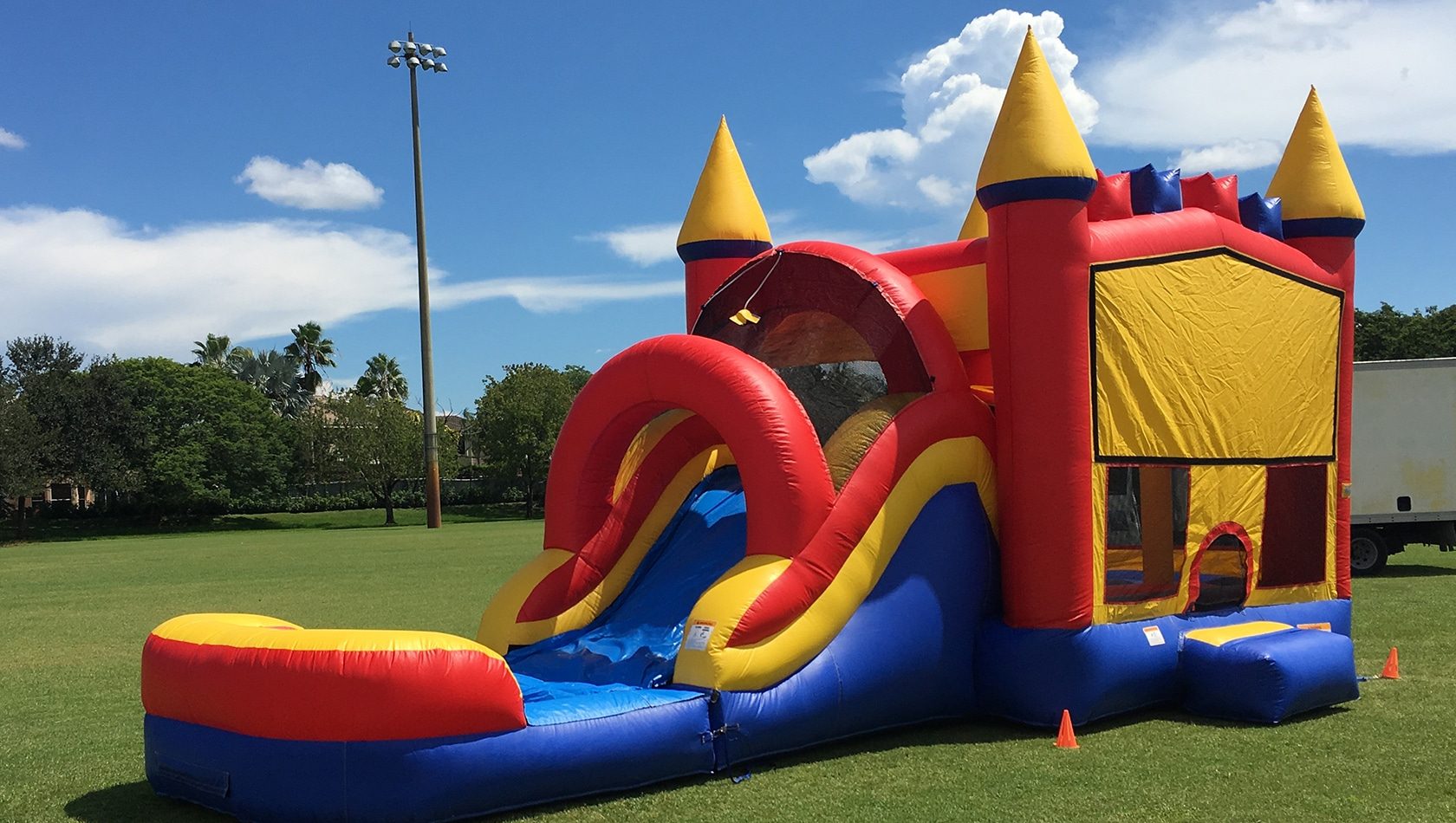 5 Best Bounce Houses (Fall 2023) — Reviews & Buying Guide