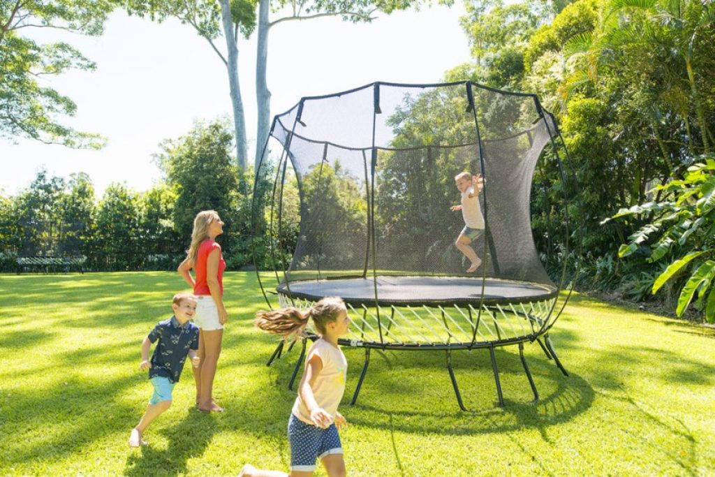 4 Best 8ft Trampolines - Fun for Kids And Adults (Summer 2022)