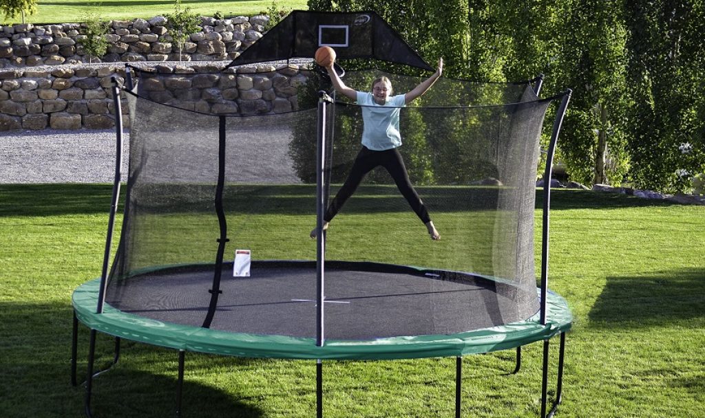 8 Best Heavy-Duty Trampolines – Superior Bouncing and Durability! (Summer 2022)