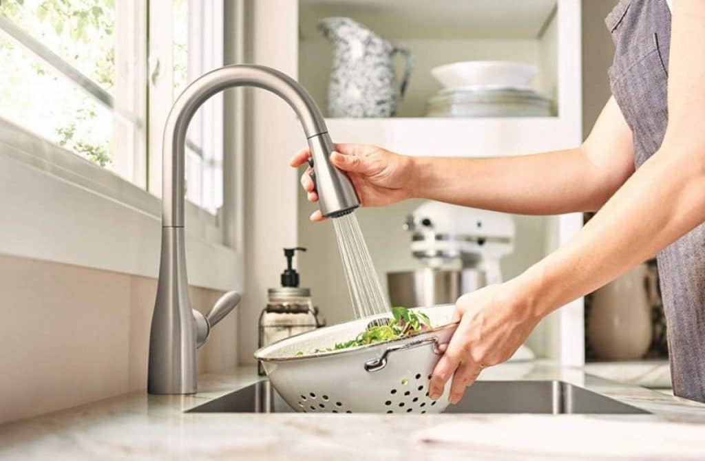 6 Best Moen Kitchen Faucets - Easy to Install and Use (Winter 2022)
