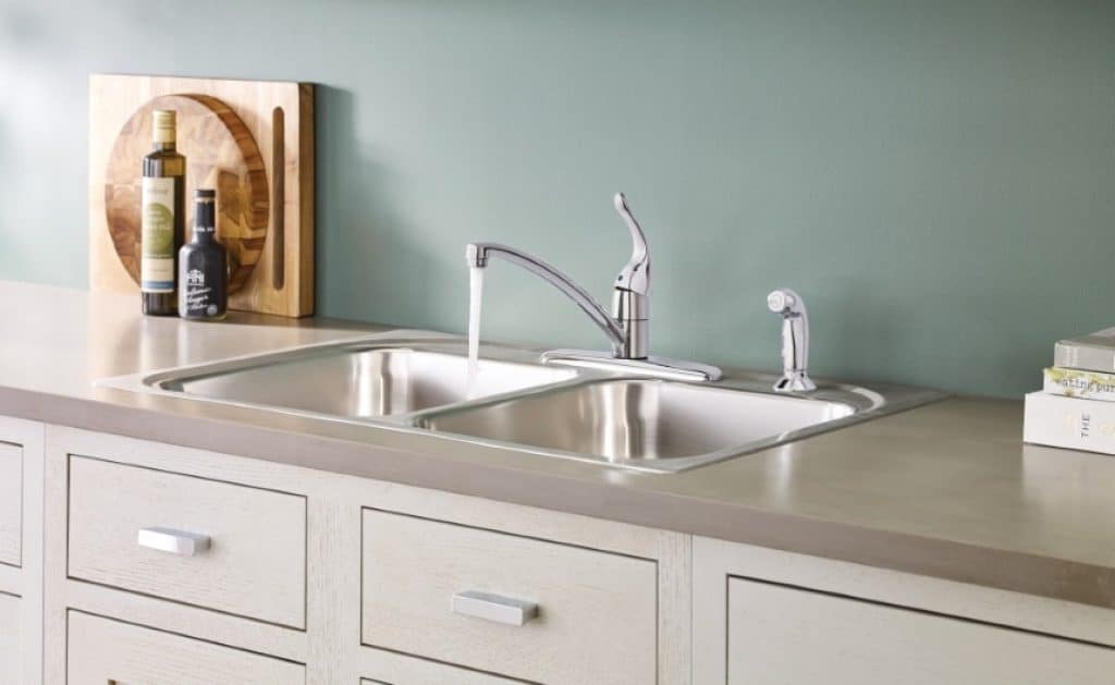 6 Best Moen Kitchen Faucets - Easy to Install and Use (Fall 2022)