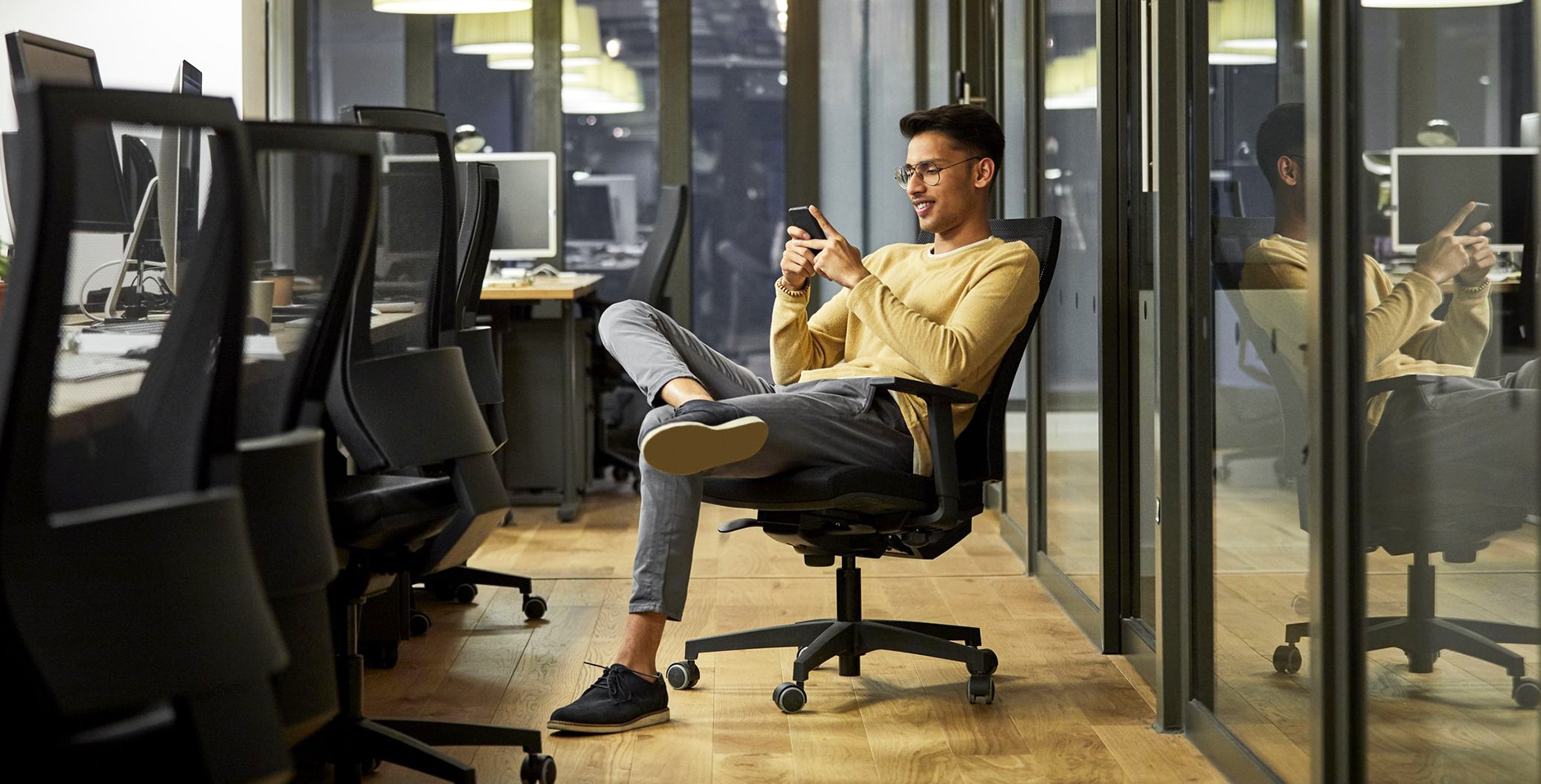 6 Best Office Chairs under $200 (Spring 2022) – Reviews & Buying Guide