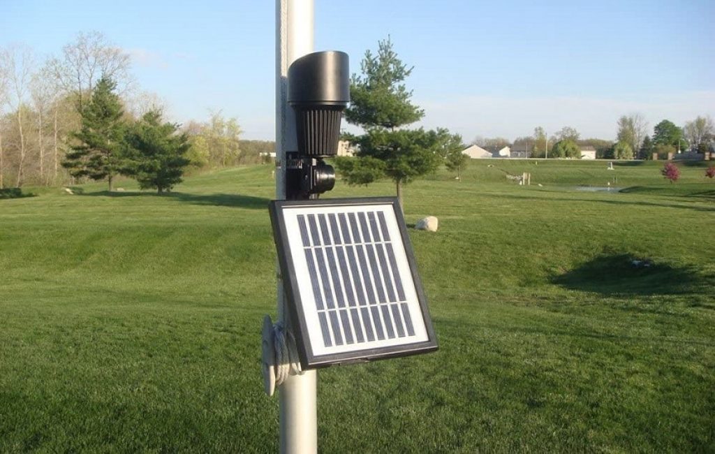 8 Best Solar Flagpole Lights (Winter 2024) — Reviews & Buying Guide