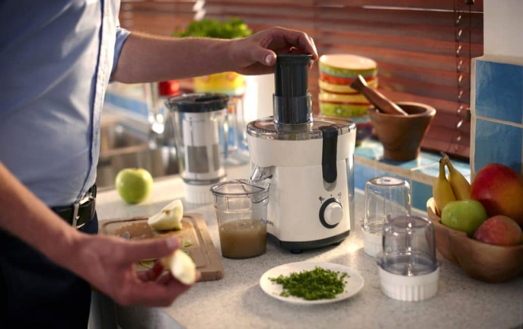 5 Best Juicers under 300 (Winter 2023) — Reviews & Buying Guide