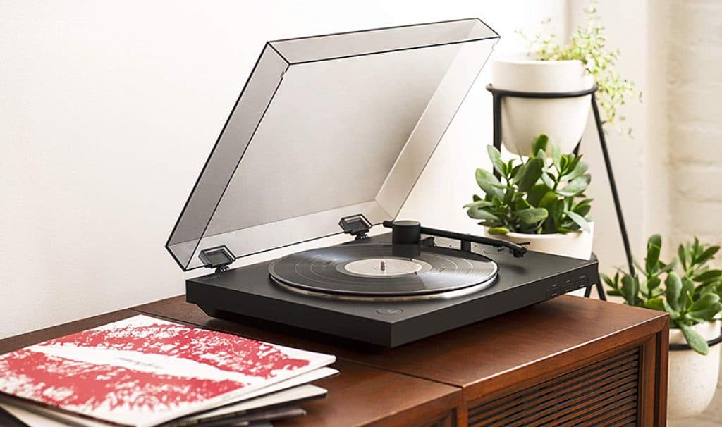 5 Best Turntables Under 2000 Dollars for True Audiophiles (Fall 2022)