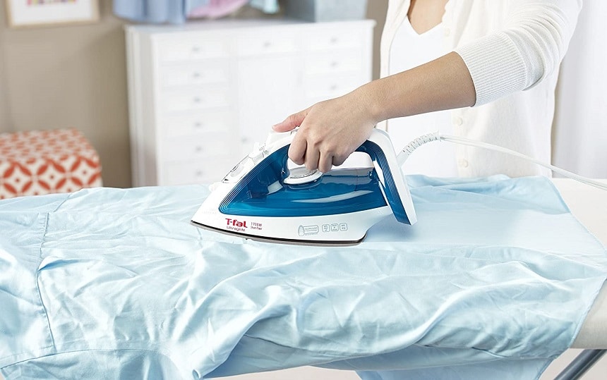 10 Best Steam Irons under $50 – Get Rid of Those Wrinkles on Clothes! (Summer 2022)
