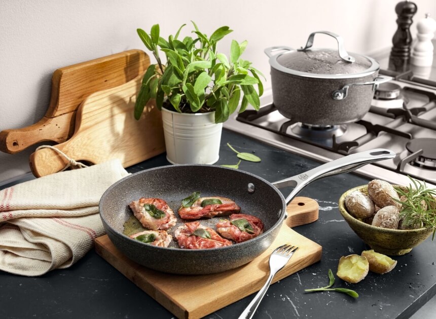 7 Best Stone Frying Pans - Stylish, Durable and Healthy (Fall 2022)