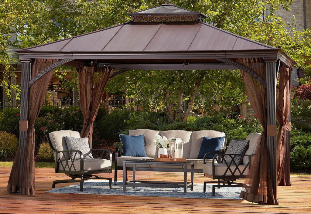7 Best Hardtop Gazebos – Reviews and Buying Guide