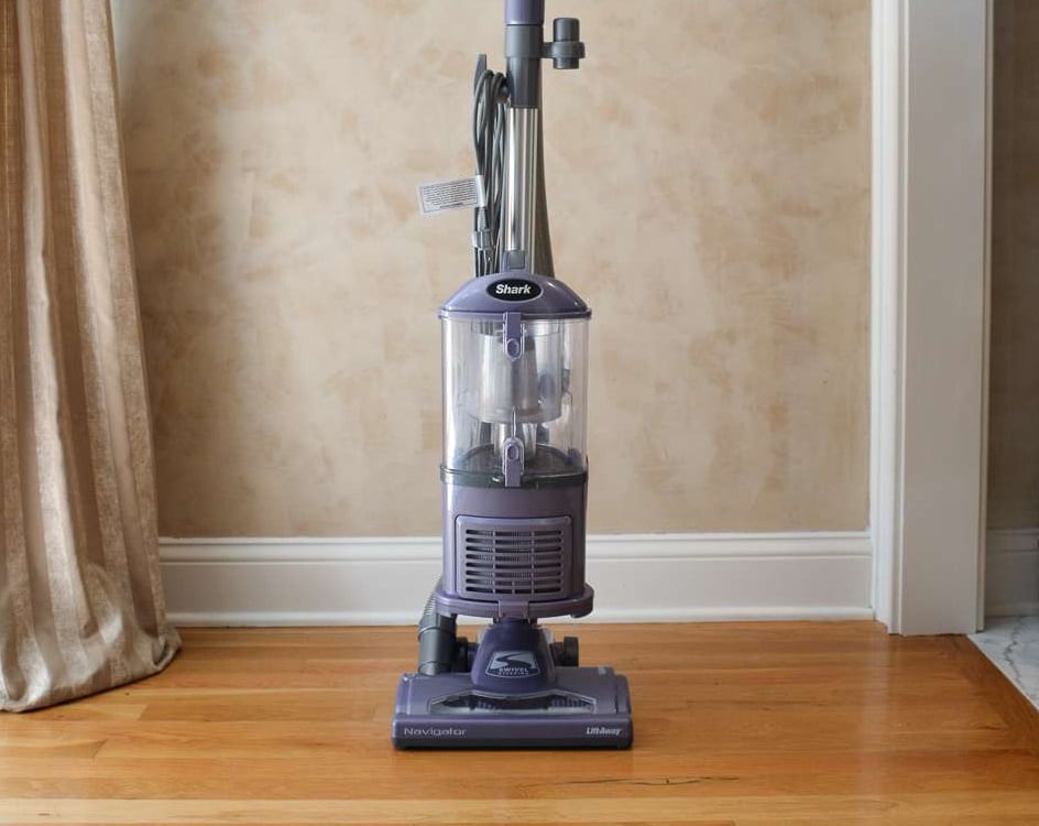 8 Best Vacuums Under $200 – Reviews and Buying Guide (2023)