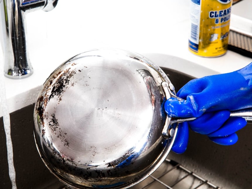 How to Clean Bottom of Pans and Pots: Different Ways Explained