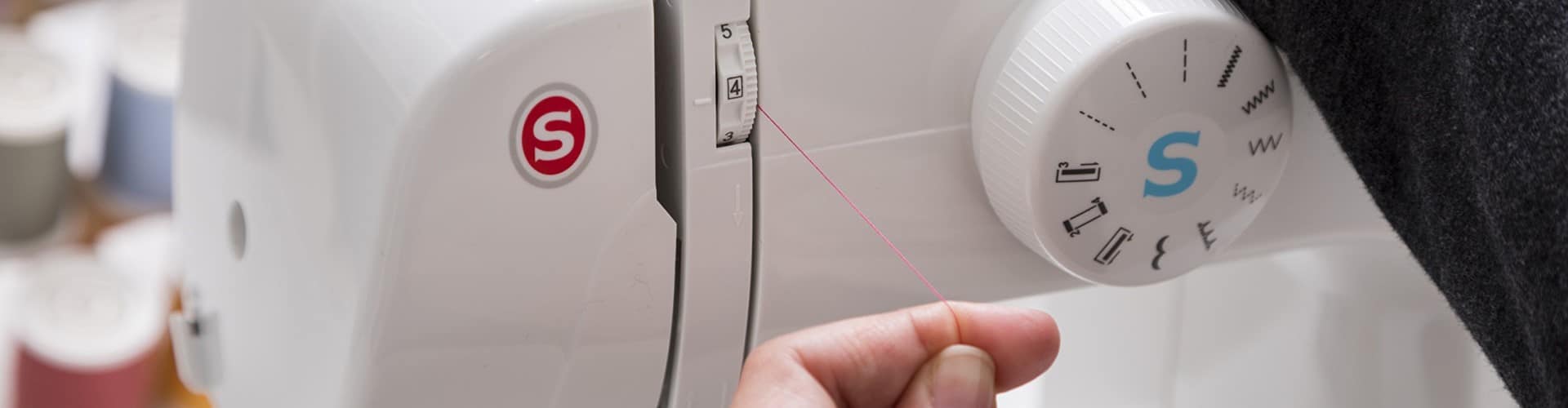 How to Thread a Singer Sewing Machine Tips & Steps [Upd. 2021]