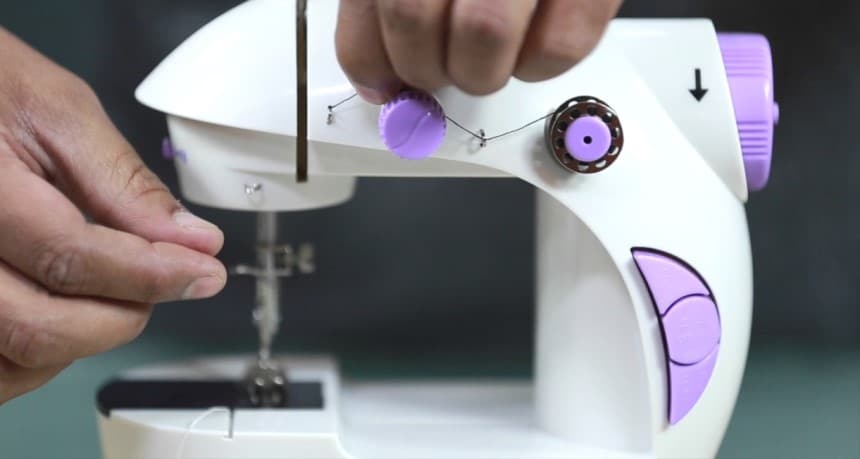 How to Use a Mini Sewing Machine