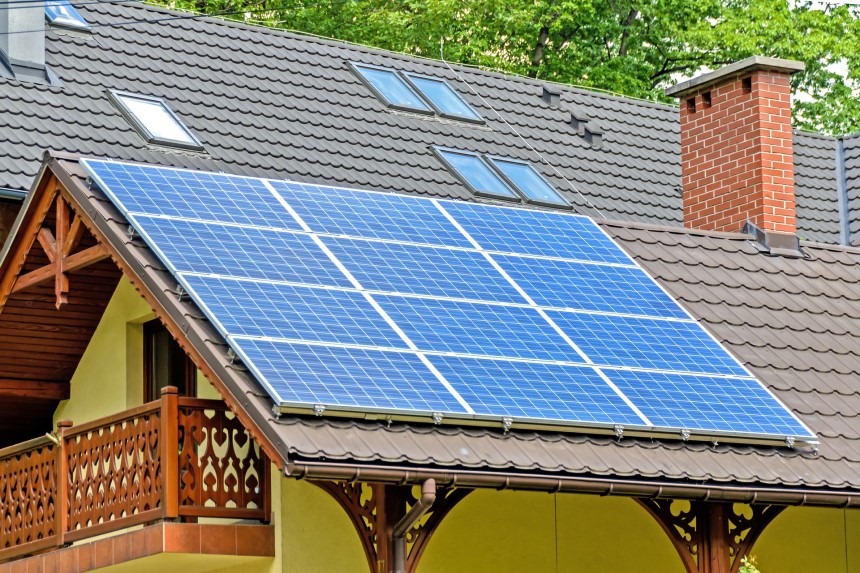 What Is a Solar Generator? Shown and Explained