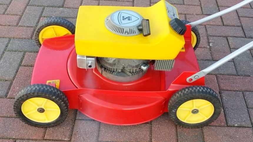 How Do Lawn Mowers Work?