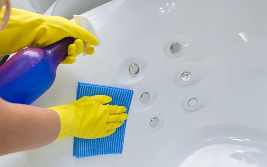 4 Easy Ways to Clean Acrylic Bathtub to Look Like New