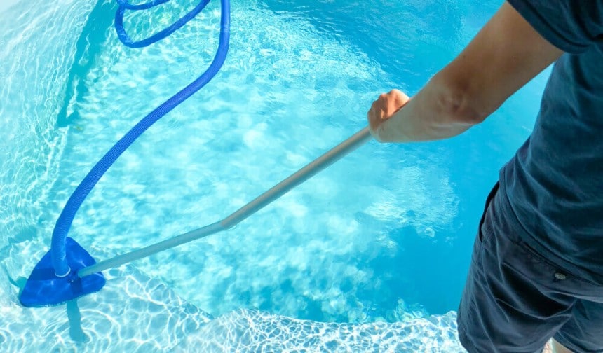 How to Use a Pool Vacuum