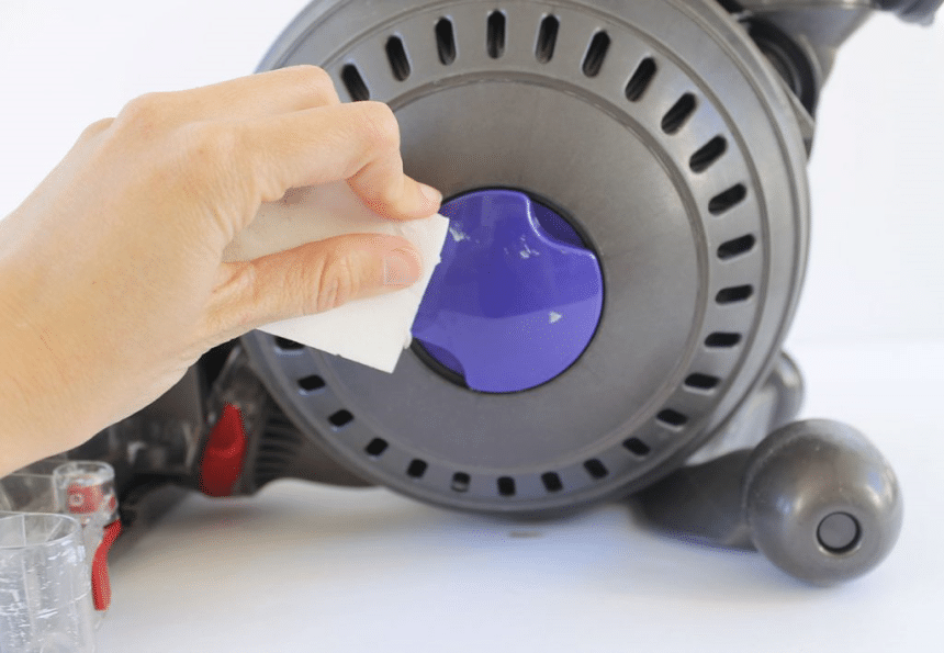 How to Clean Dyson Vacuum: Detailed Guide