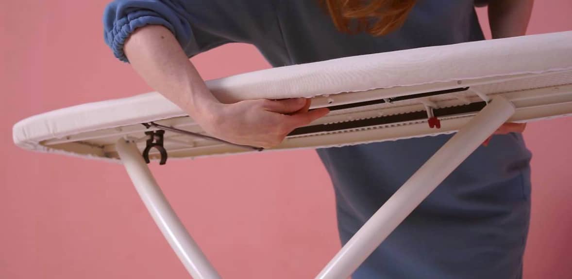 how to close an ironing board        
        <figure class=