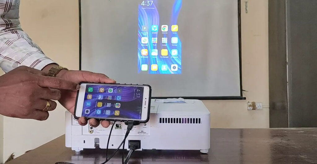 How to Connect Phone to Projector Using USB: Easy-to-Follow Instructions