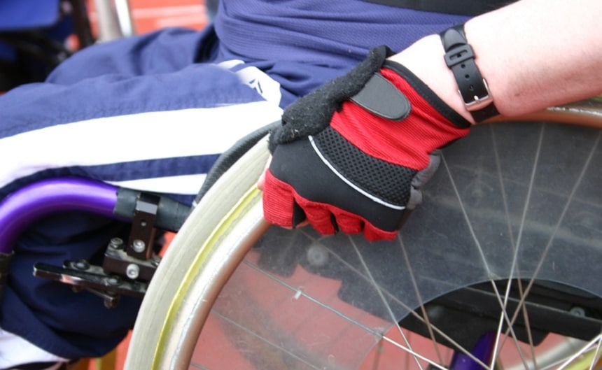 6 Best Wheelchair Gloves – Excellent Protection for Your Hands