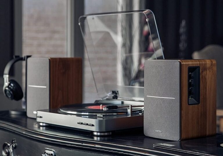 5 Best Bookshelf Speakers under 300 Reviewed in Detail [Winter 2024]