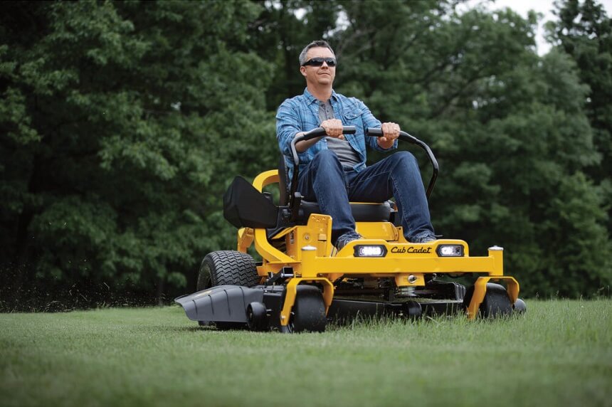 5 Best Zero-Turn Mowers for Hills: A Comparison of the Top Models (Fall 2022)