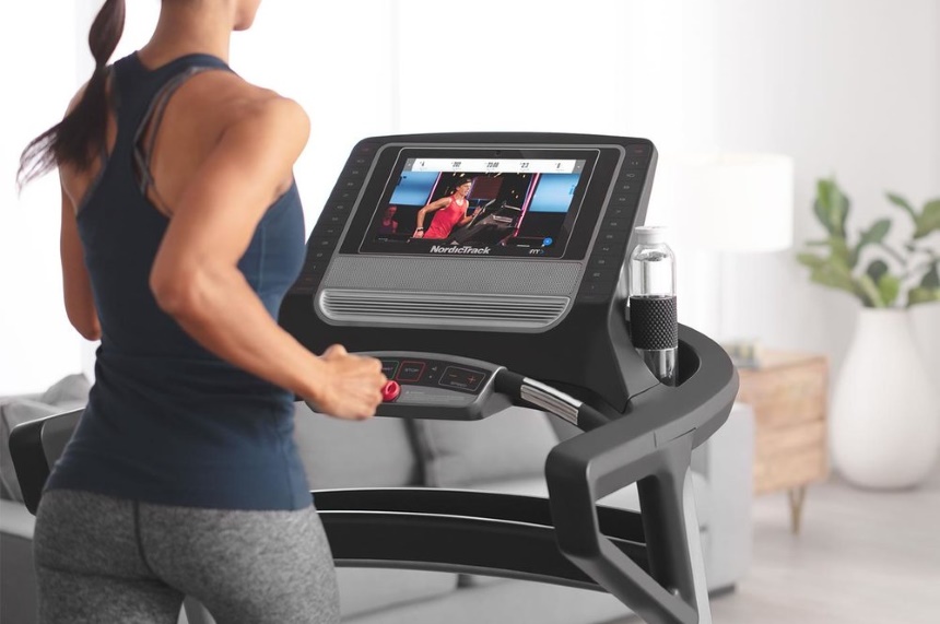 Treadmill vs Elliptical: Which Is Best for Your Workout?